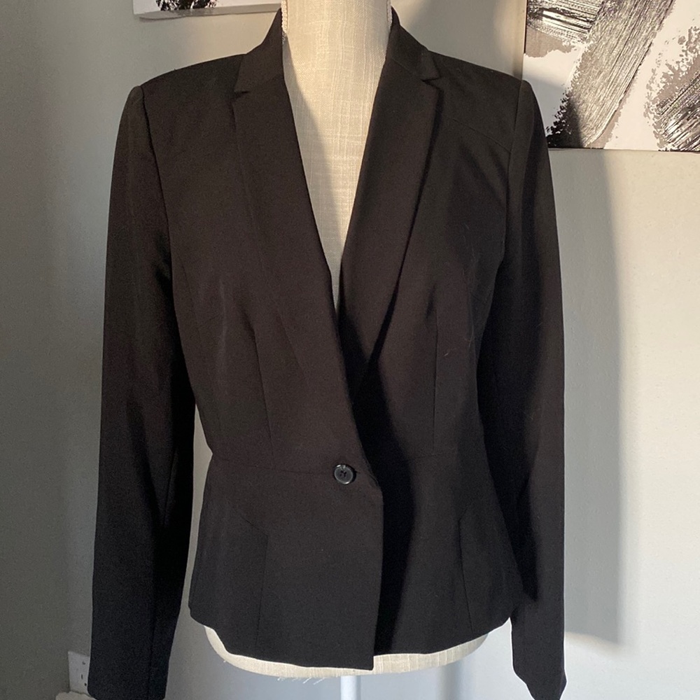 Worthington Black Blazer in EUC size 10